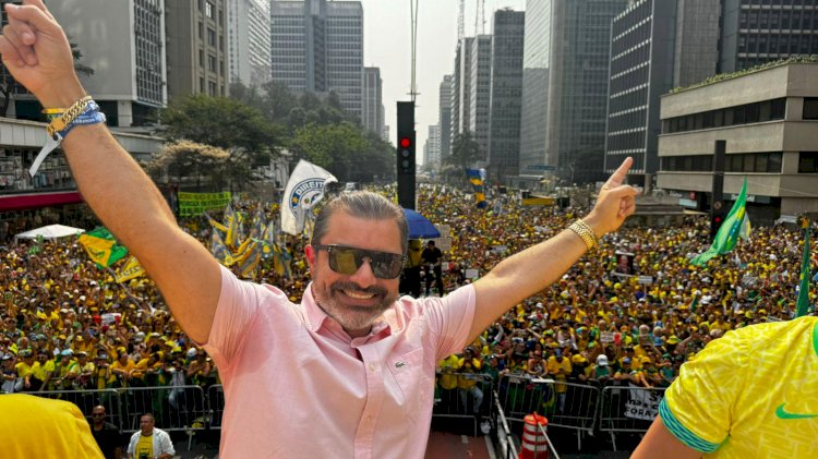 João Pinheiro Representa Marília ao Lado de Jair Bolsonaro em Manifestação de 7 de Setembro na Avenida Paulista