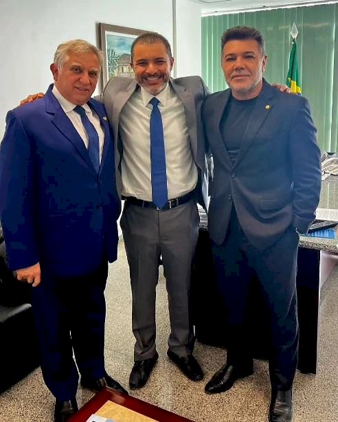 João Pinheiro volta à Brasília e mostra forte articulação política